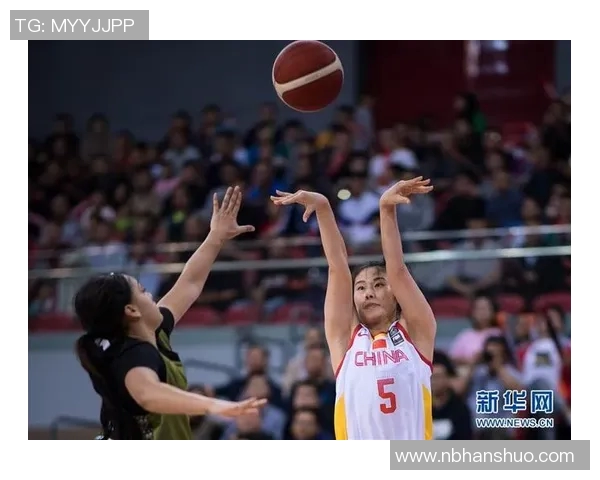 伊朗与中国蓝队激战正酣展现篮球魅力与团队精神的巅峰对决 伊朗与中国蓝队激战正酣展现篮球魅力与团队精神的巅峰对决