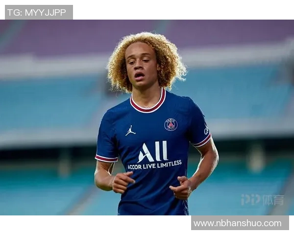 哈维西蒙斯的足球之路：从青训新星到赛场闪耀的未来之星